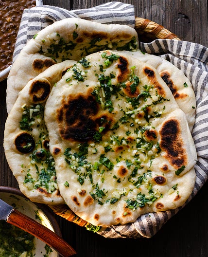 Instant Garlic Naan (no yeast!)