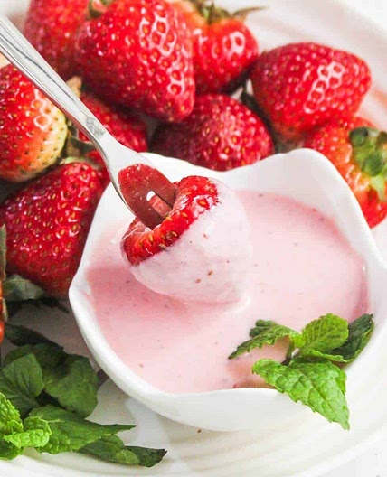 Keto Strawberry Fruit Cream Cheese Dip
