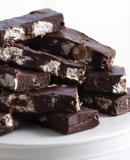 Dark chocolate and nougat fudge bars