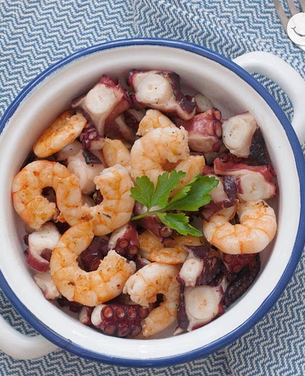 Pulpo con gambas al ajillo