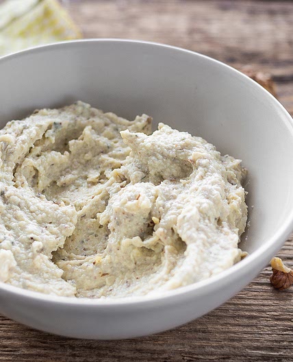 Pesto di noci e ricotta