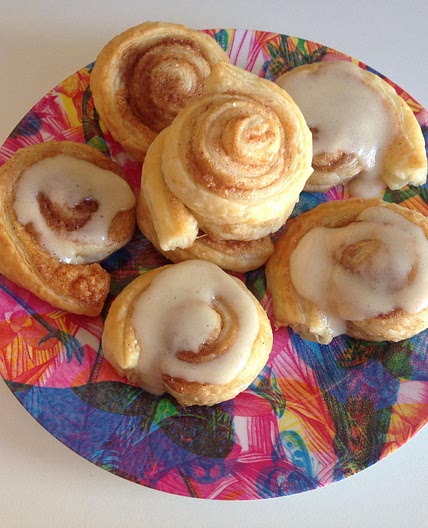 Receta de Rollos de canela con hojaldre