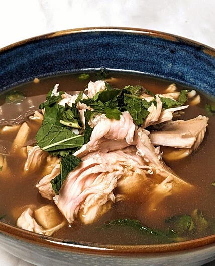 Chicken, lime and lemongrass soup