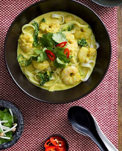 Prawn and chicken laksa