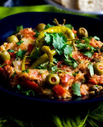 Delicioso atún de lata a la vizcaína con chiles güeros, ¡ideal para Navidad!