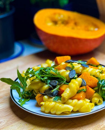 Kürbis-Pasta mit Rucola