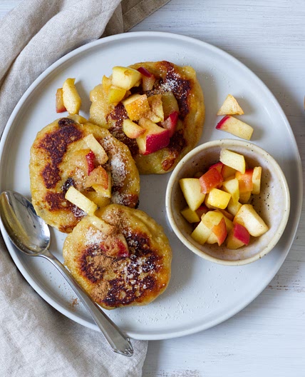 Vegane Quarkkeulchen mit Apfelkompott