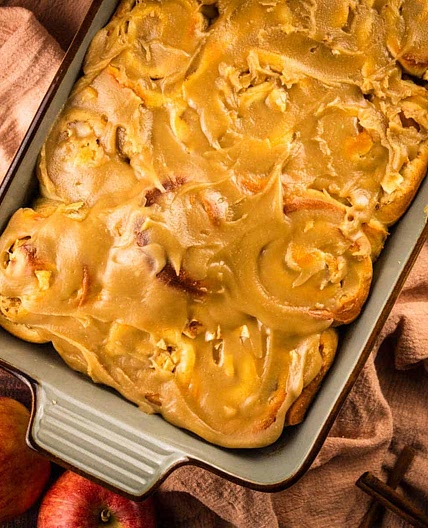 Apple Cinnamon Roll Recipe with Caramel Frosting