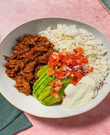 Carnitas bowl : bœuf effiloché & pico de gallo avec de l'avocat & du yaourt