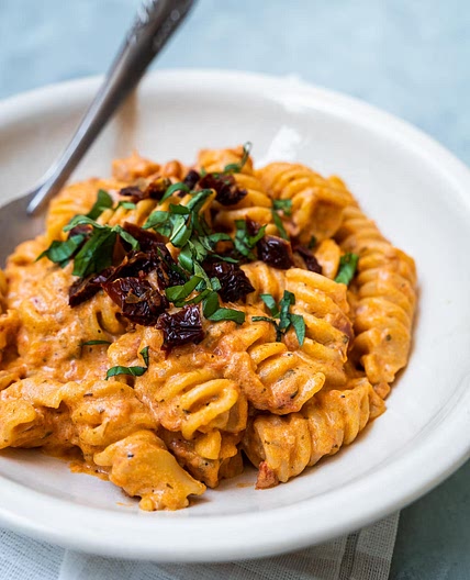 Vegan Creamy Tomato Pasta with Cashew Cream