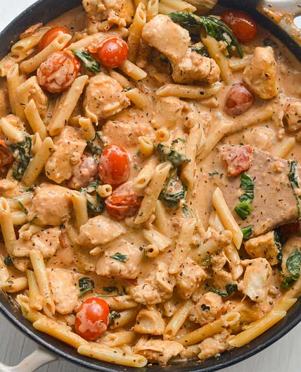 Creamy Chicken and Tomato Pasta (ONE Pan)