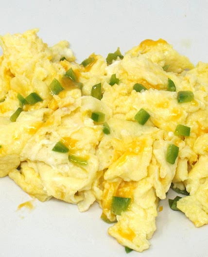 Cheddar and Jalapeno Scrambled Eggs