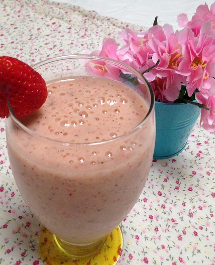 Vitamina de morango e kiwi