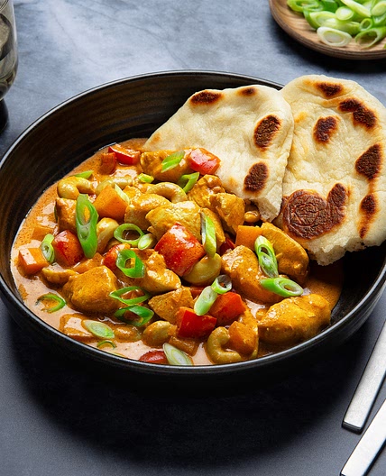 Butter chicken in mildly spiced tomato sauce