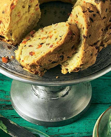 Elsässer Gugelhupf mit geröstetem Suppengrün