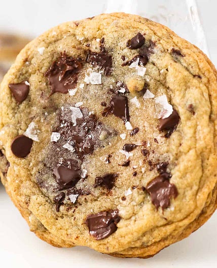 Giant Chocolate Chip Cookies