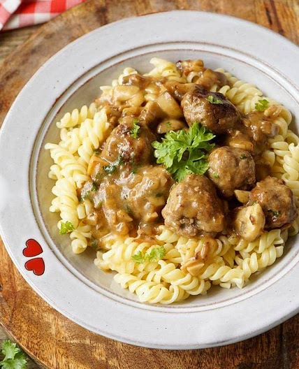 Jägerklösschen mit Champignons