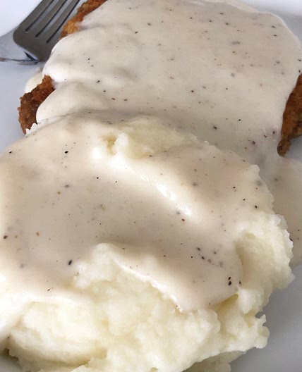 Easy White Country Gravy