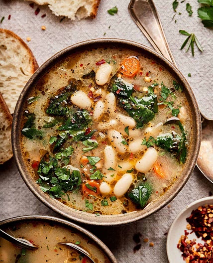 Hearty Tuscan White Bean Soup