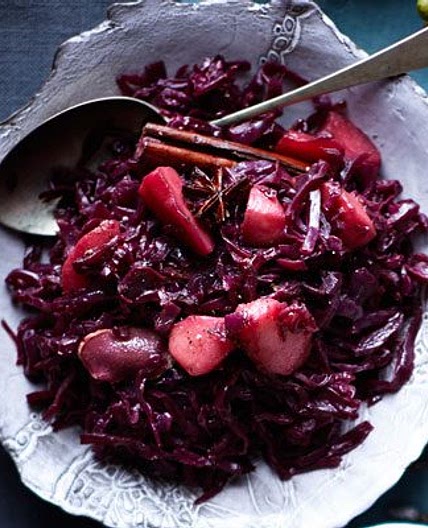 Braised red cabbage