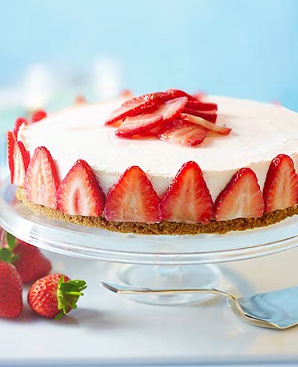Strawberry yogurt cheesecake