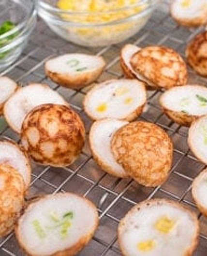 Thai Coconut Pancakes - Kanom Krok ขนมครก