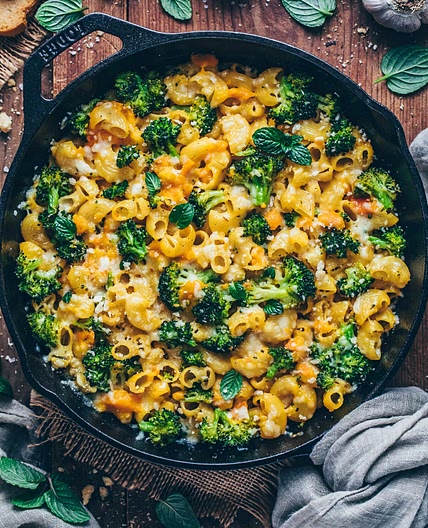 Brokkoli-Nudelauflauf mit Veganer Käsesauce