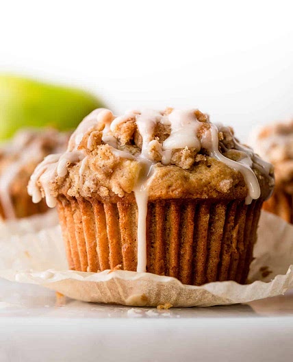 Apple Cinnamon Crumb Muffins