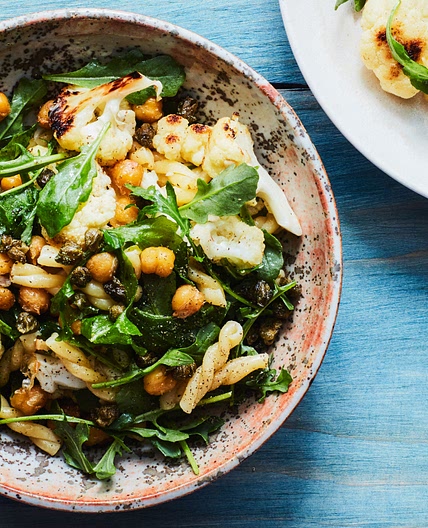 Lemony Pasta With Cauliflower, Chickpeas, and Arugula