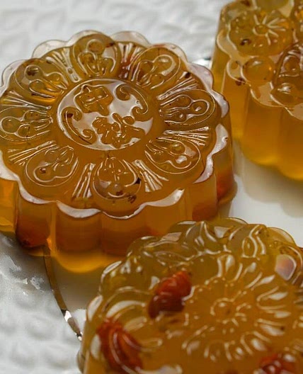 Osmanthus Goji Jelly Mooncake 桂花枸杞菜燕中秋月饼