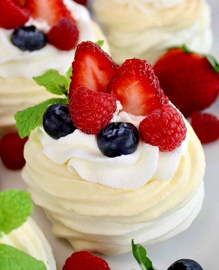 Keto Mini Pavlovas