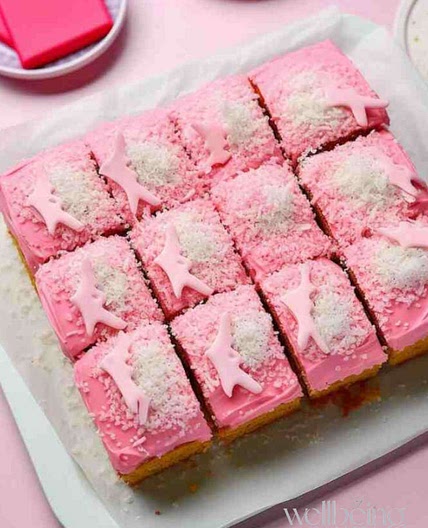 Mary Berry's Tottenham Cake Recipe