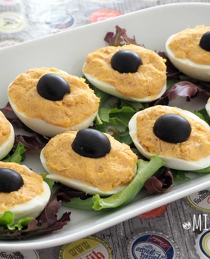 Receta de Huevos rellenos de atún y aceitunas