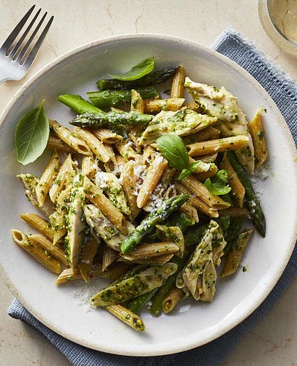 One-Pot Chicken Pesto Pasta with Asparagus