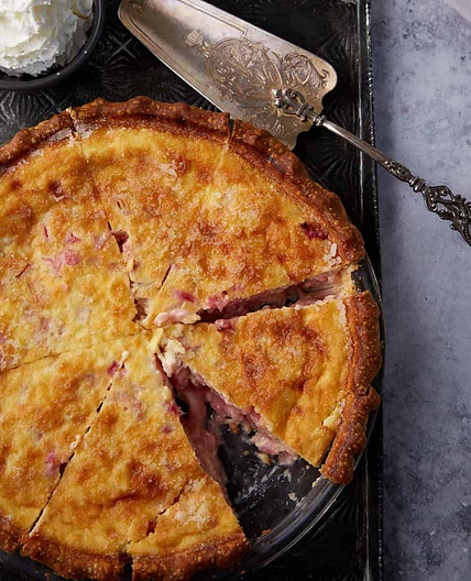 Old Fashioned Rhubarb Custard Pie