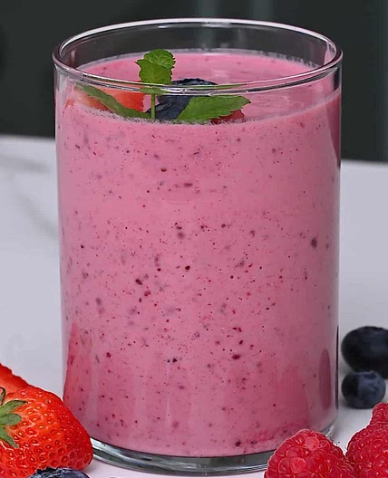 Super Easy Berry Smoothie