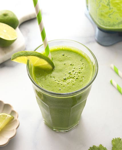 Easy Detox Smoothie (with NO weird ingredients!)