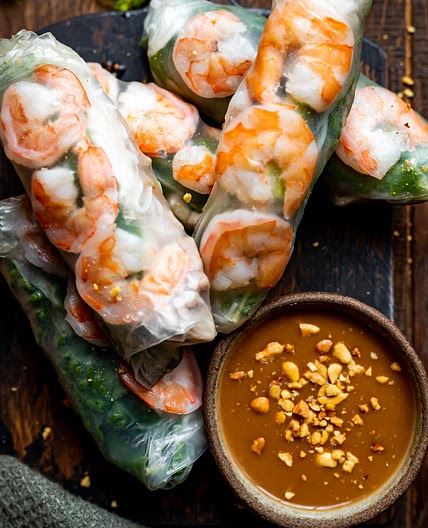 Traditional Vietnamese Spring Rolls (Goi Cuon)