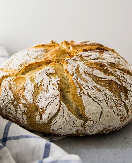 Crusty Roasted Garlic and Rosemary Bread