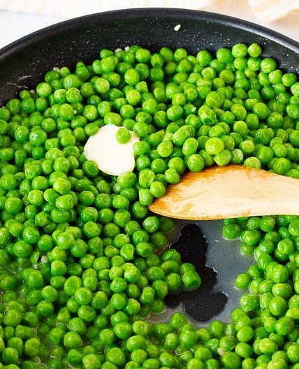 How to Cook Frozen Peas (the RIGHT way)