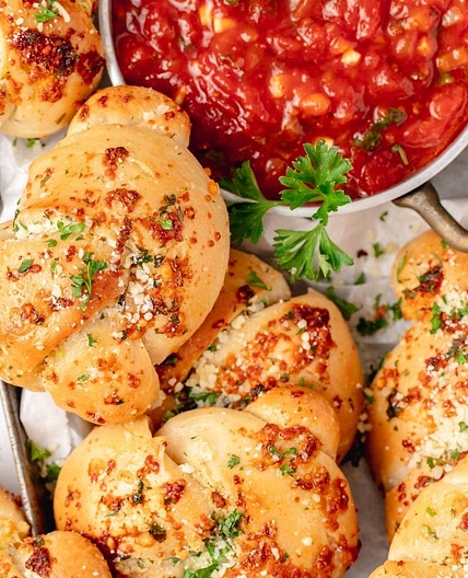 Sourdough Garlic Knots