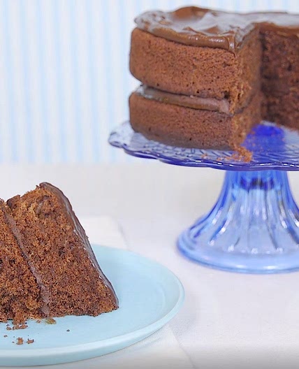 Mary Berry’s chocolate cake recipe