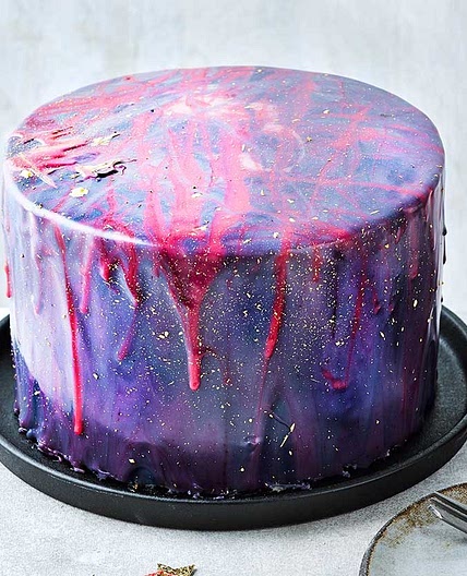 Mirror glaze cake