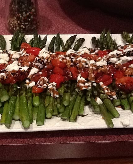 Asparagus With Balsamic Tomatoes and Goat Cheese