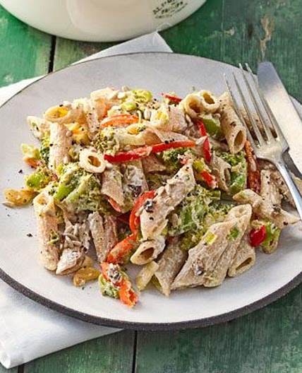 Penne with broccoli, lemon & anchovies