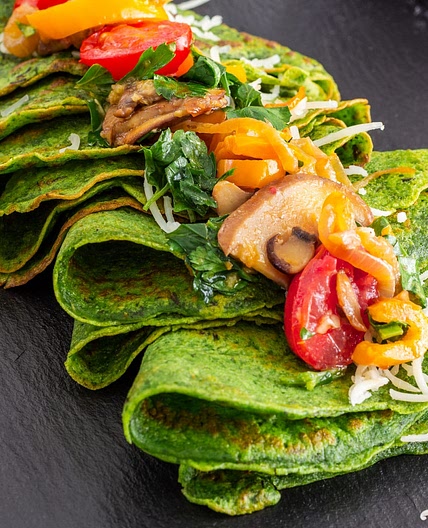 Spinach Crepes with Sauteed Vegetables