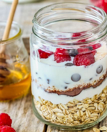Raspberry Chocolate Chip Overnight Oats
