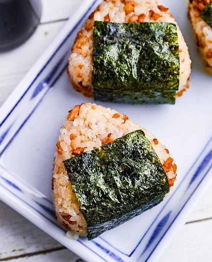 Chicken Soboro Onigiri (Japanese Ground Chicken Rice Ball)