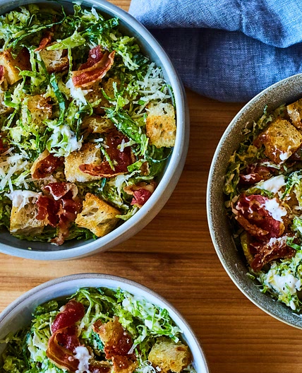 Salade César aux choux de Bruxelles