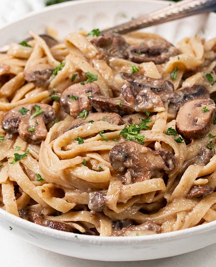 One Pot Creamy Vegan Mushroom Pasta Recipe